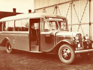 Ford V-8 bus van de BBA (originele foto: Collectie P. Janssens)