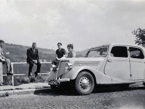 Renault, c. 1938 (collectie J.F.P.I. van der Sanden)