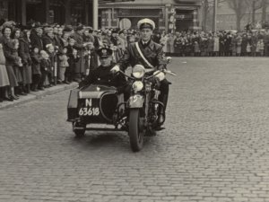 Harley-Davidson met zijspan, 1952 (coll. Stadsarchief Breda)