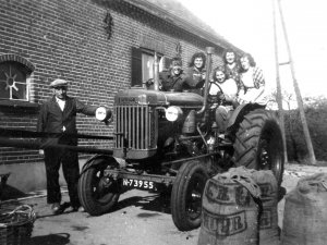 Fordson tractor (bron: De Grote Weg) Fordson tractor (bron: De Grote Weg)
