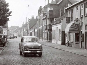 Opel, c. 1955 (collectie Regionaal Archief Tilburg) Opel, c. 1955 (collectie Regionaal Archief Tilburg)