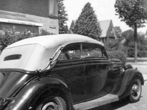 De cabrio in 1949 (foto: Collectie Malinda Keizer-Beekman)
