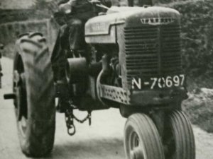 Farmall (bron: Herpts Digitaal Familiealbum)