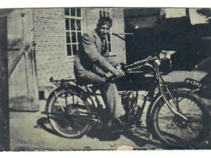 Foto 1: motor met kenteken N-1363 (bron: J. van de Ven)