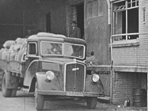 Opel Blitz (Bron: collectie Regionaal Archief Tilburg, filmnummer F0148 via BrabantinBeelden)
