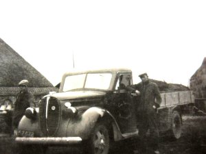 Ford V-8 (bron: part. collectie)