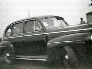 Ford sedan Deluxe 1946 (collectie familie De Bekker-Wijtvliet)