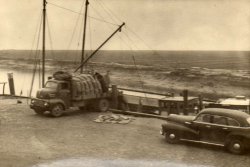 Ford in de Piushaven (Collectie M. Leyten-Schraven)