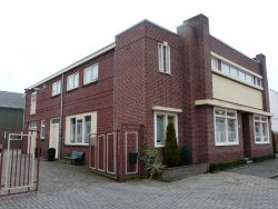 De voormalige fabriek in 2009 (foto: M. v.d. Steen)