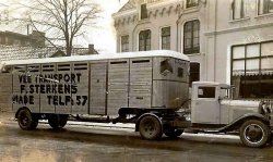 Ford, 1930 (Bron: Noordelijk Transport)