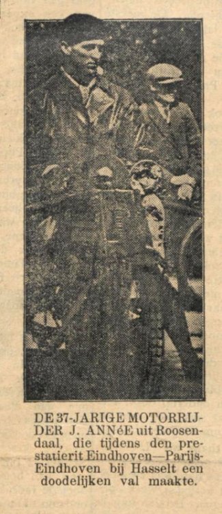 Année op zijn Norton (bron: Sumatra Post, 21 mei 1927)