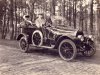 Louis en Dorine Fick in hun auto (Collectie Peter)